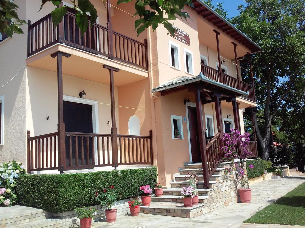 Alkmini Hotel เอยอส ดิมิตริออส ภายนอก รูปภาพ