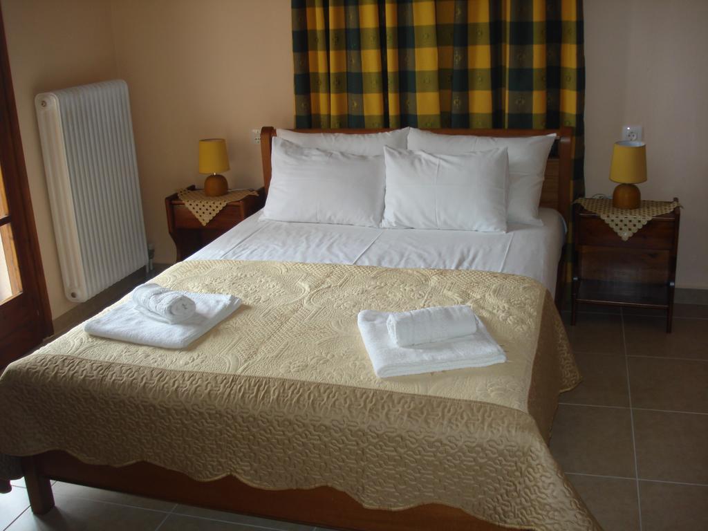 Alkmini Hotel เอยอส ดิมิตริออส ภายนอก รูปภาพ