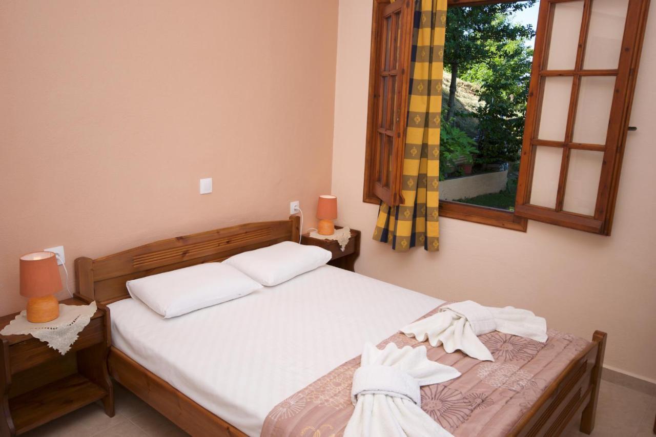 Alkmini Hotel เอยอส ดิมิตริออส ภายนอก รูปภาพ