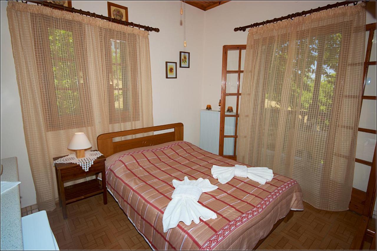 Alkmini Hotel เอยอส ดิมิตริออส ภายนอก รูปภาพ